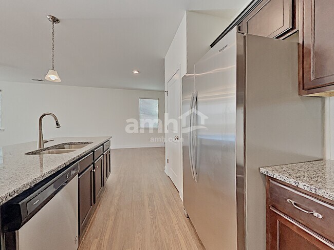 Foto del edificio - 105 Everett Park Dr