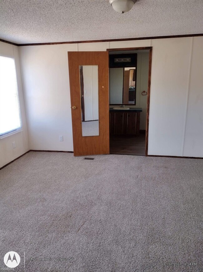 Foto del edificio - 3 br, 2 bath House - 5505 SW Lakefront Ln ...