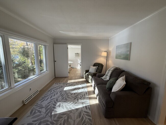 Building Photo - 11 Bogus Hill Rd