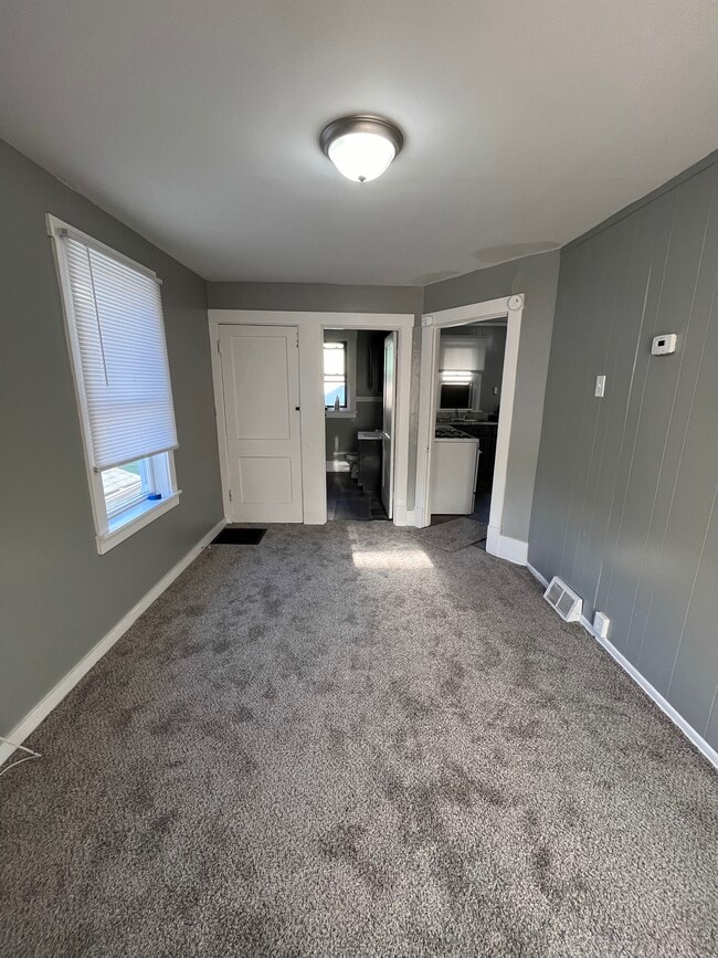 living room - 1609 Kenneth Ave
