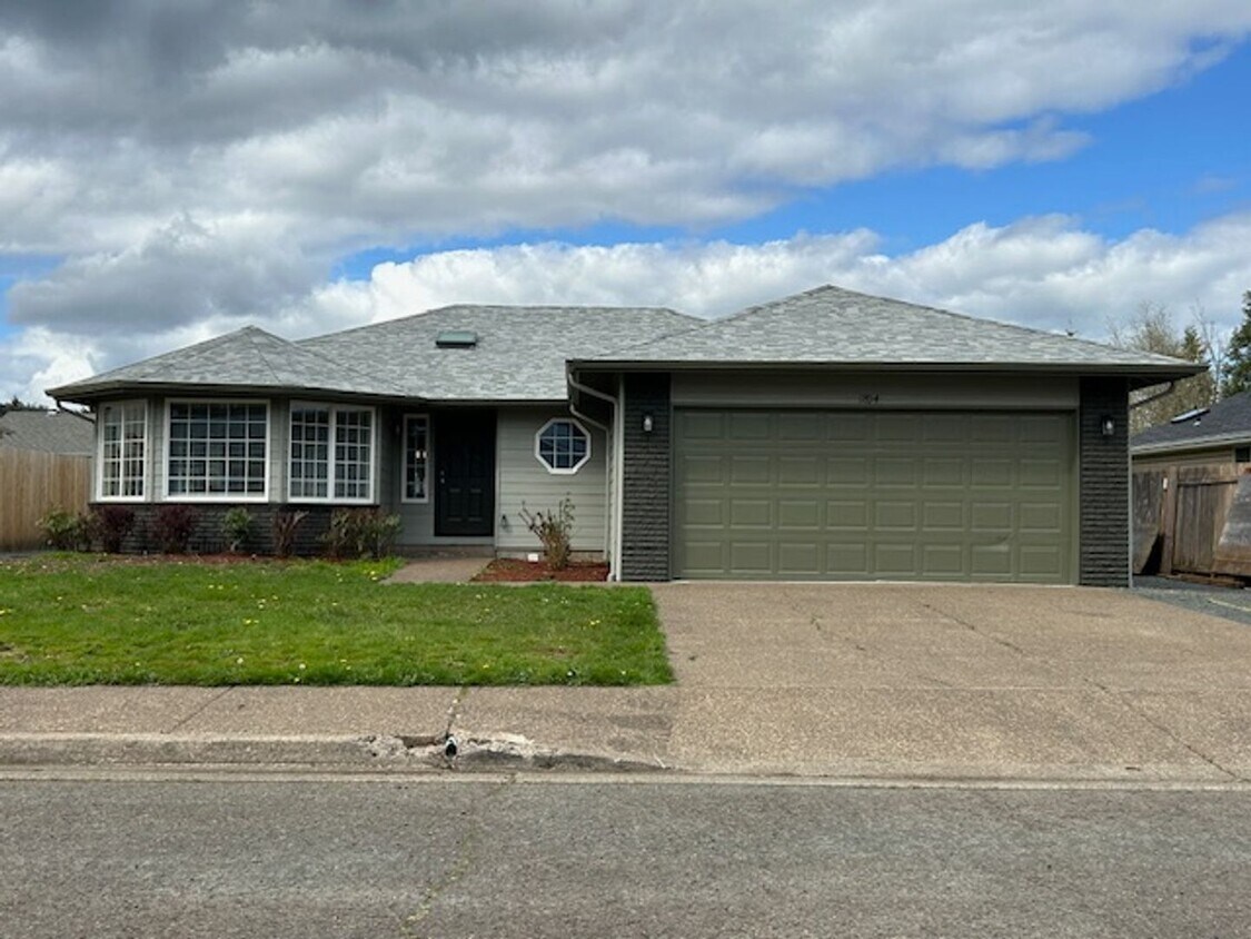 Foto principal - Home for Rent by Bohemia Elementary
