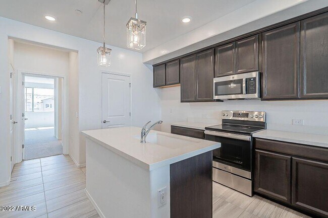 Building Photo - 2669 S Peppertree Dr