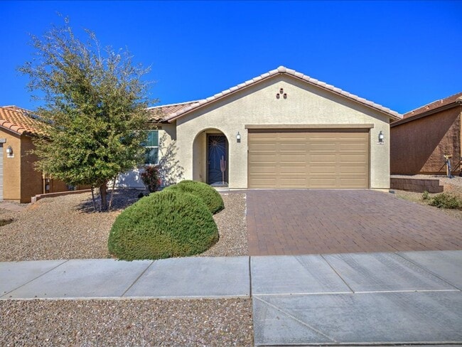 Building Photo - PROMO $400 OFF FIRST MONTH'S RENT!*