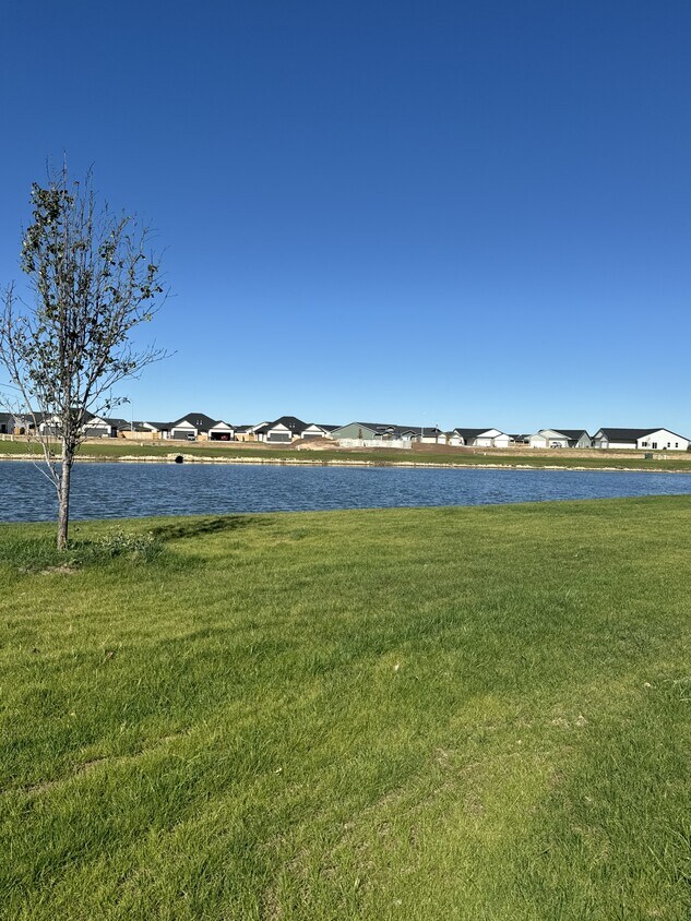Foto del edificio - 784 Trails End Ct