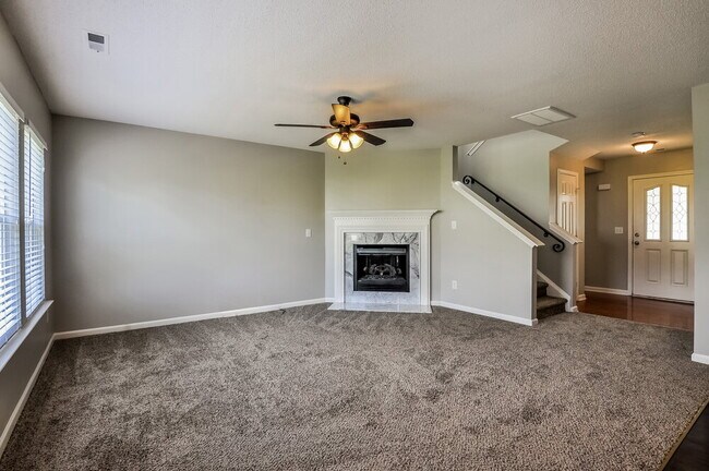 Foto del edificio - 7211 Great Laurel Dr
