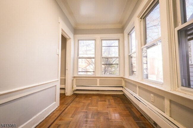 Foto del edificio - 19 Poe Ave