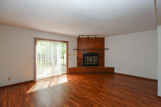 Foto del edificio - 439 Foxfire Dr