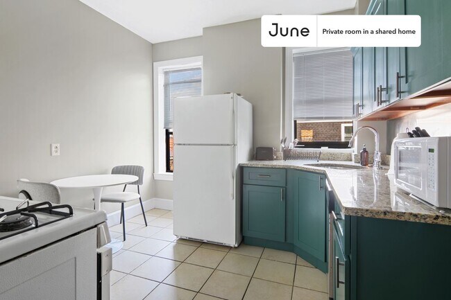 Foto del edificio - Room in Shared 4 bed/2 bath home