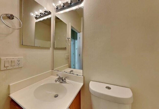 Foto del edificio - 9719 W Darrow St