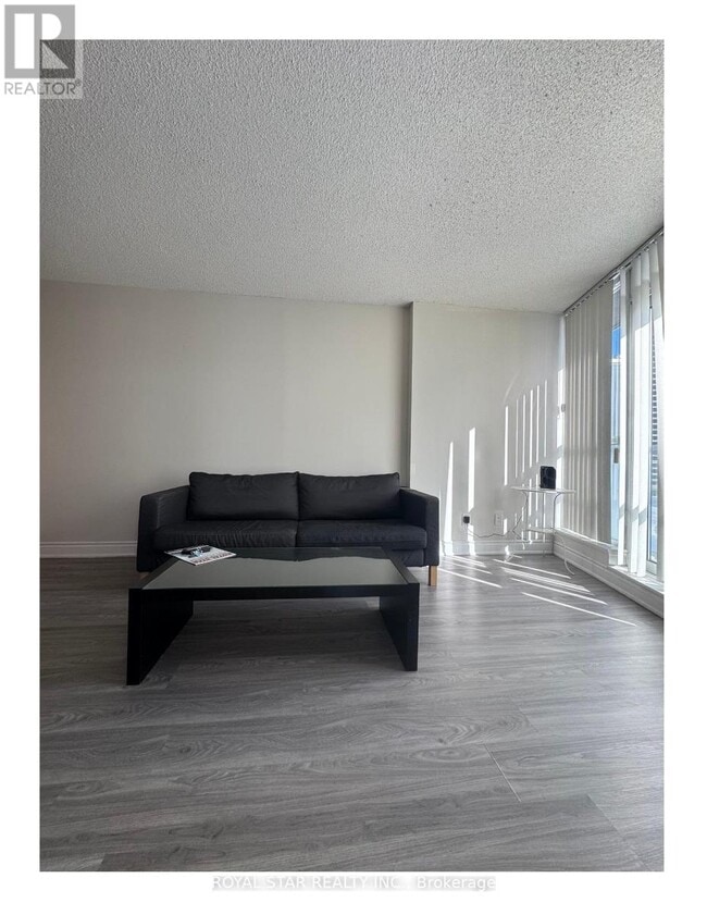 Building Photo - 208 Queens Quay W