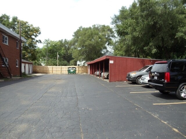 Parking - 5 N Broadway St