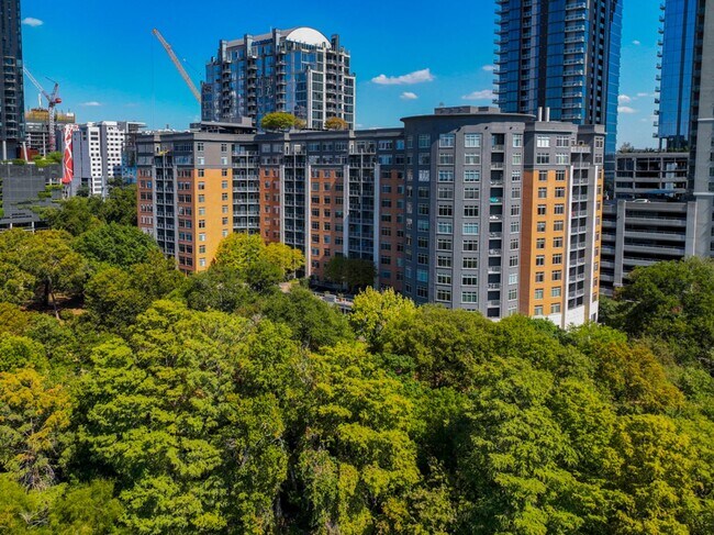 Foto del edificio - Luxury 2 bedroom, 2.5 bathroom Downtown Condo with Panoramic Views!!!