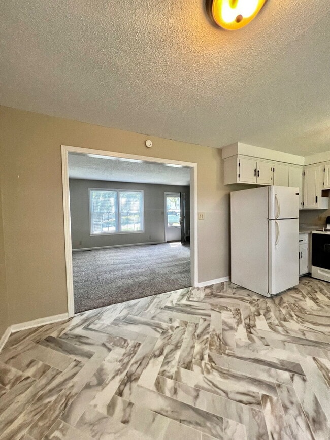 Building Photo - 1803 Palamino Dr