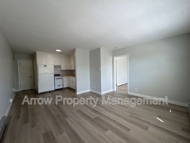 Building Photo - 805 S 11th St