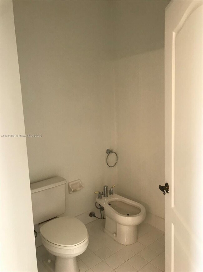 Building Photo - 10957 NW 59th St