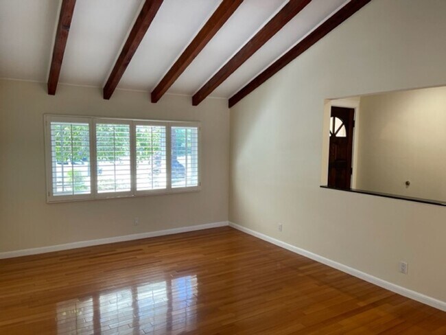 Foto del edificio - Wonderful 4 bedroom, single level home in ...