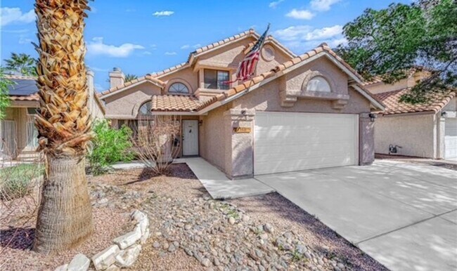 Building Photo - STUNNING 4 BEDROOM 3 BATH, 2 STORY HOME WI...