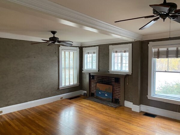 Building Photo - 11 Vine St