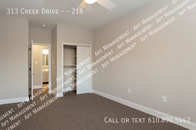 Building Photo - 313 Creek Dr