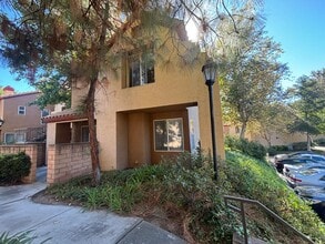Building Photo - 22707 Copper Hill Dr