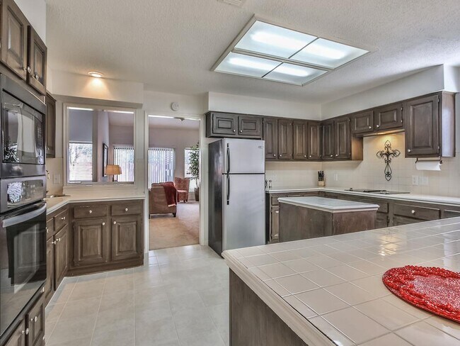 Building Photo - 14707 Silver Sands St