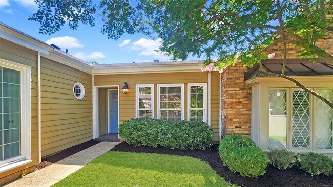 Foto del edificio - 2067 Hazel Hedge Ln