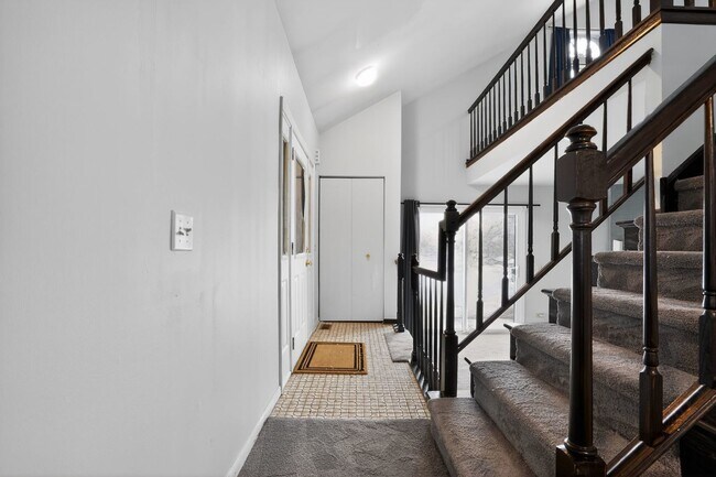 Foto del edificio - 1336 Queensgreen Cir