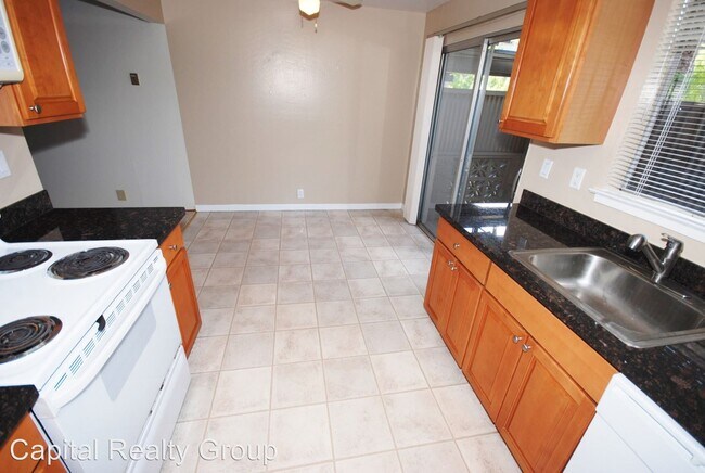 Building Photo - 2186 Carlmont Dr