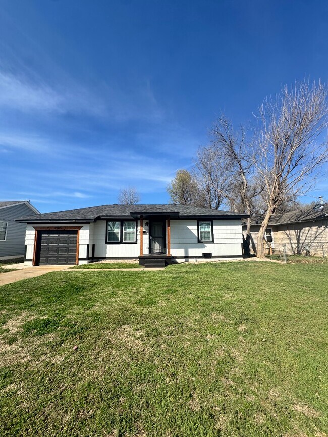 Photo - 2505 SW Murray Dr House