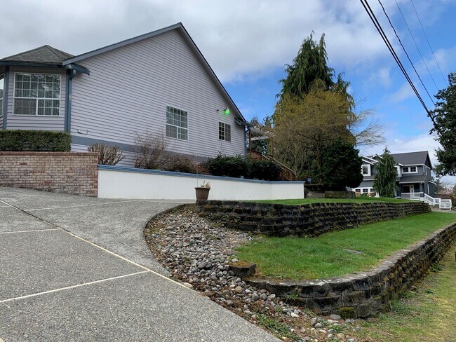 Foto del edificio - Well maintained 3 bed 2 bath rambler home in quiet Zenith neighborhood in Des Moines