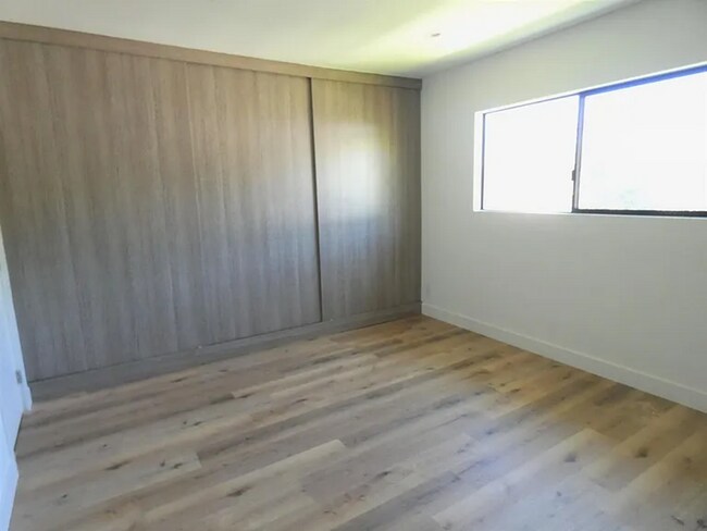 Foto del edificio - Luxury Four-Unit Estate