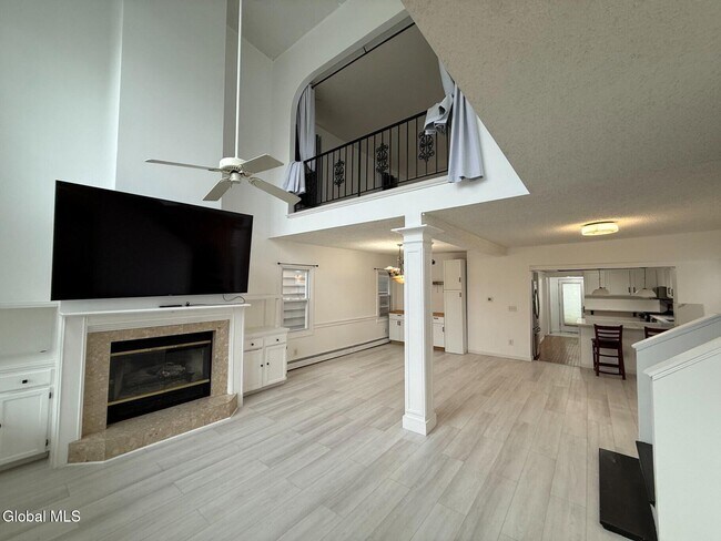 Foto del edificio - 27 McElwain Ave