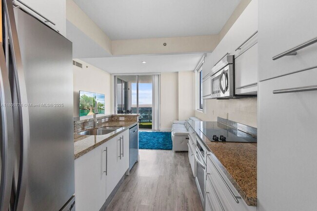 Building Photo - 2641 N Flamingo Rd