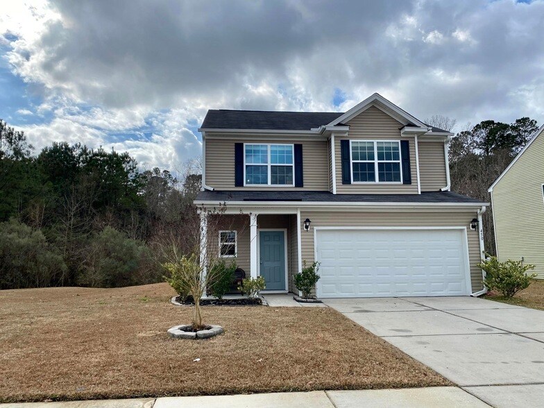 Foto principal - 450 Delmont Dr