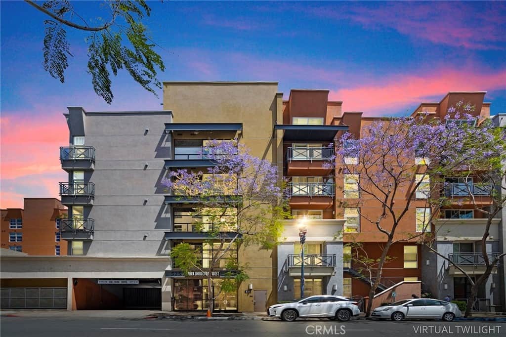 Primary Photo - 525 Eleventh Ave