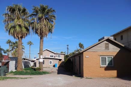 Primary Photo - 2440-2442 E Monroe St