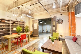 Building Photo - 500 S Ervay St