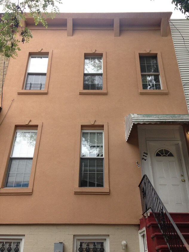 Foto principal - 215 Moffat St