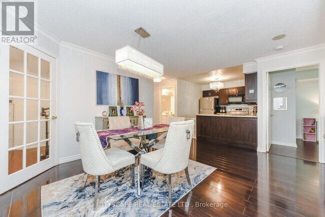 Building Photo - 25 Kingsbridge Garden Cir