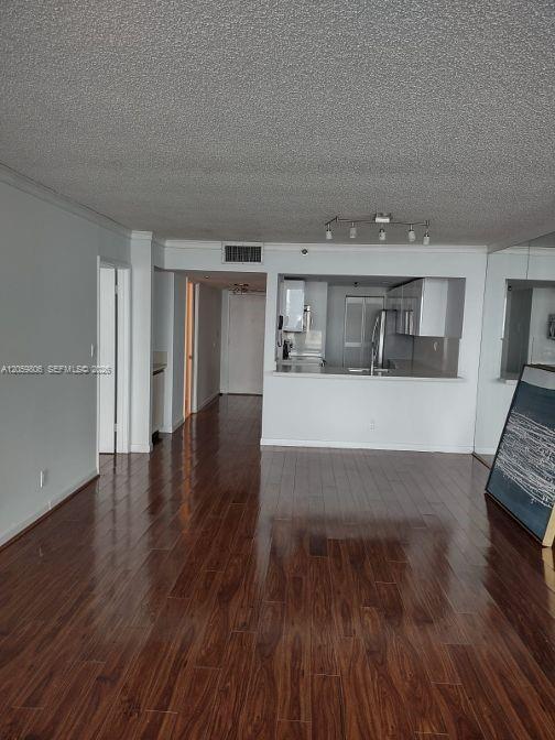 Foto del edificio - 1717 N Bayshore Dr