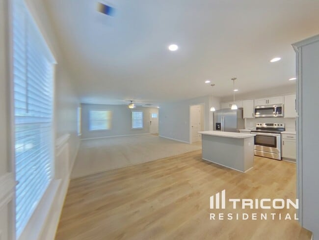 Building Photo - 241 Roosevelt Thompson Rd