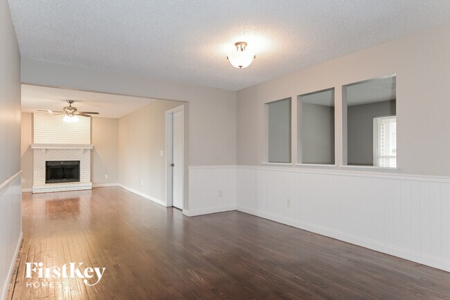 Building Photo - 8 Suncrest Dr