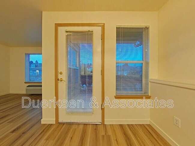 Foto del edificio - 2950 NW Tyler Ave