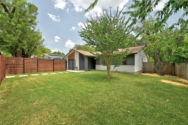 Building Photo - 6609 Branchwood Dr