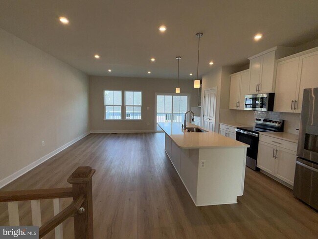 Building Photo - 9193 Edenderry Dr