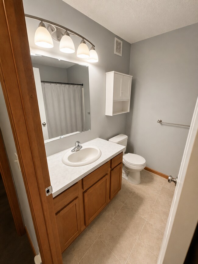 Foto del edificio - 7384 147 Ln NW