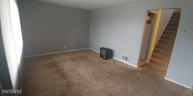 Building Photo - 4 br, 1.5 bath House - 15509 Walvern Blvd