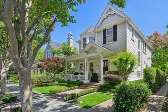Building Photo - 909 Ramona St