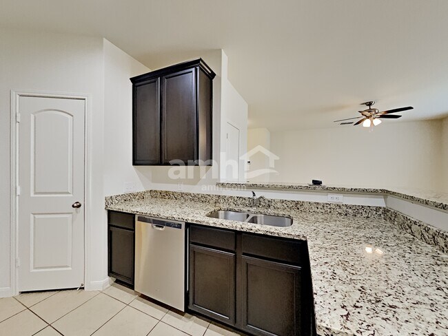 Foto del edificio - 12870 Cedarcreek Trail