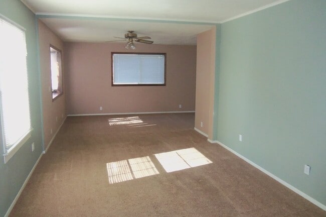 Foto del edificio - Special --1/2 off first months rent.